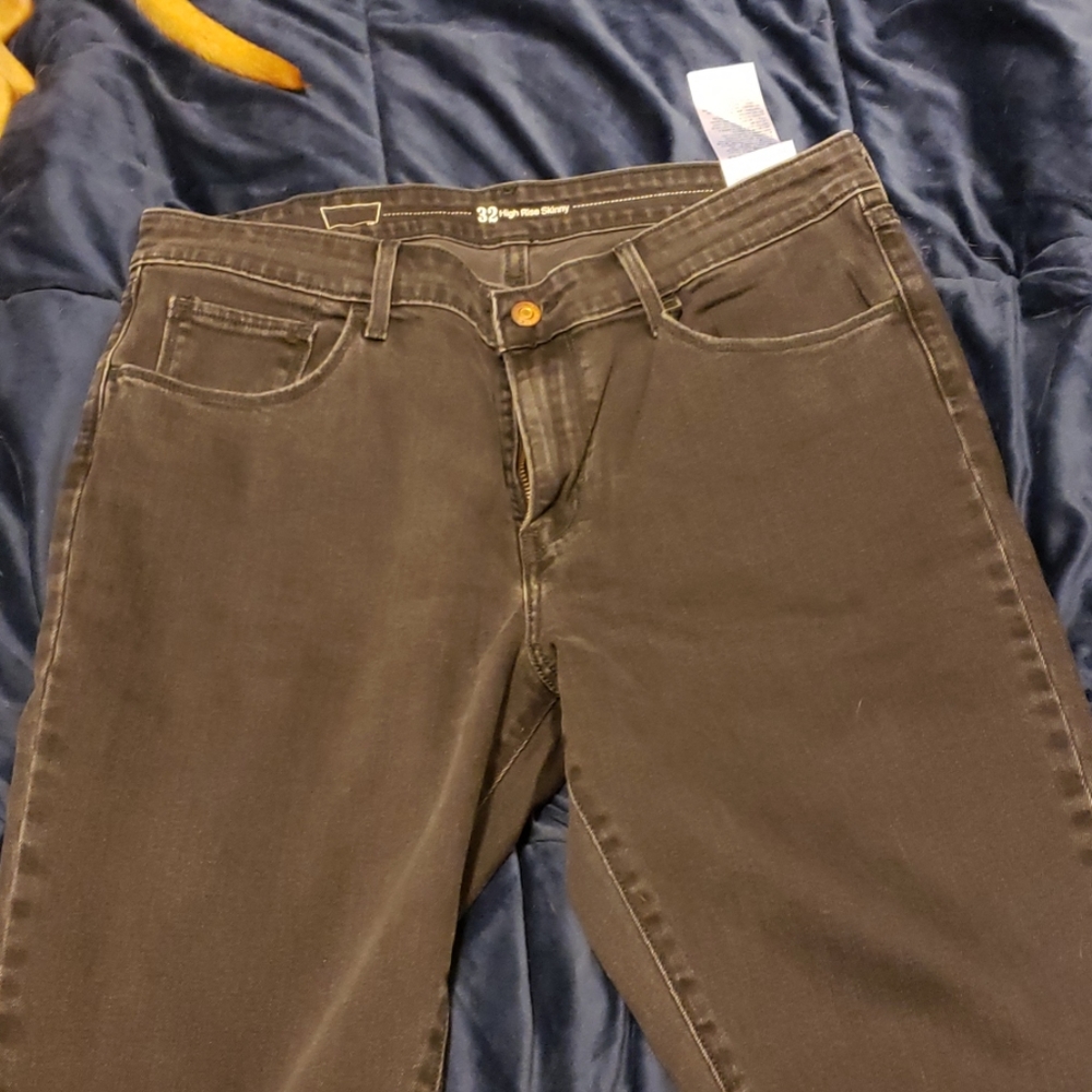 Black Levi's Jeans